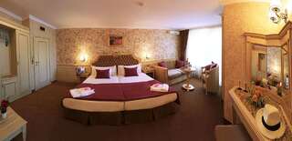 Отель Spa Hotel Rich Велинград Двухместный номер Делюкс с 1 кроватью (для 2 взрослых и 2 детей до 10 лет)-3